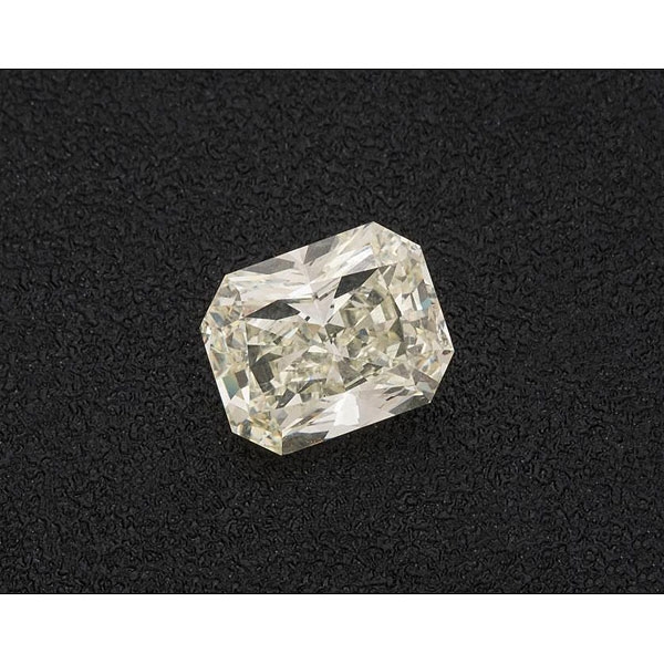 Diamante talla radiant de 5,03 cts. Color: K. Pureza Si1.