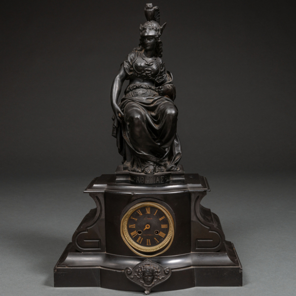 Reloj estilo Napoleón III en mármol negro y figura de la diosa Atenea en calamina. Trabajo francés, S. XIX