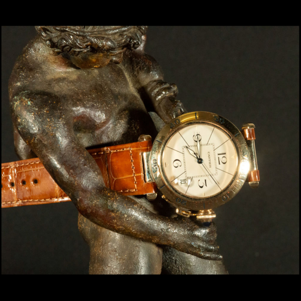 Exquisito y elegante reloj Cartier Pasha de Caballero en oro macizo de 18k, año 1989.