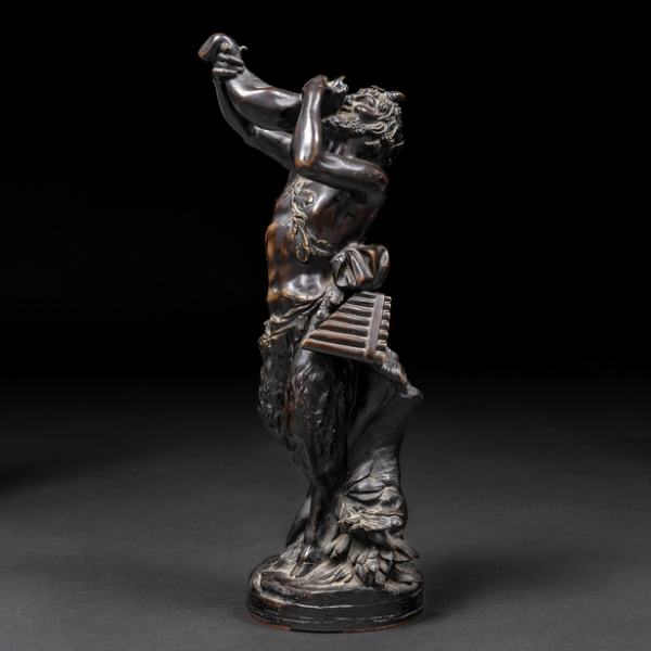 "Fauno" Escultura en bronce pavonado siguiendo modelos de Clodión. Siglo XIX