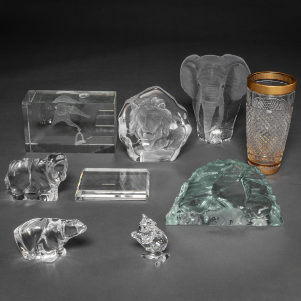Conjunto de varias piezas en cristal tallado del siglo XX