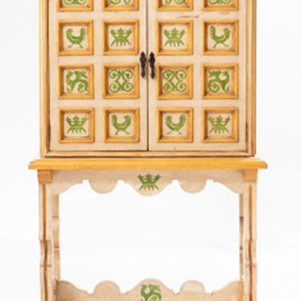 Mueble de 2 puertas y mesa en madera lacada y pintada Estilo Luis XVI. Placa Arnau. España.