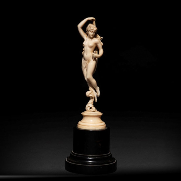 Escultura de marfil de la Diosa Venus 