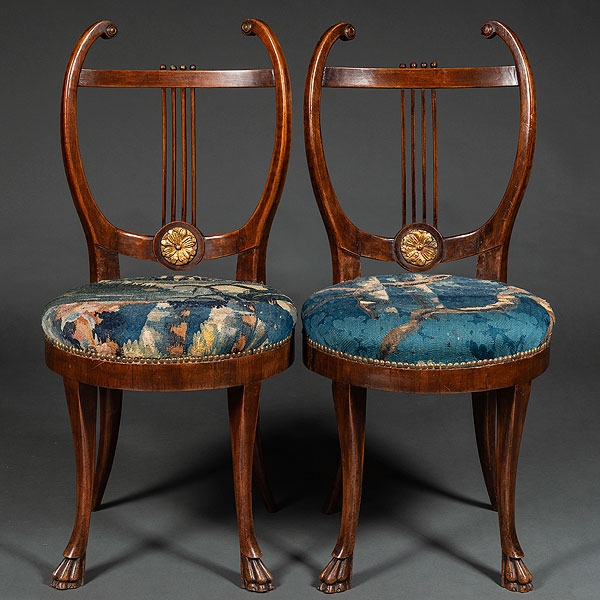 Bonita pareja de sillas Inglesas en forma de lira, Siglo XIX. 