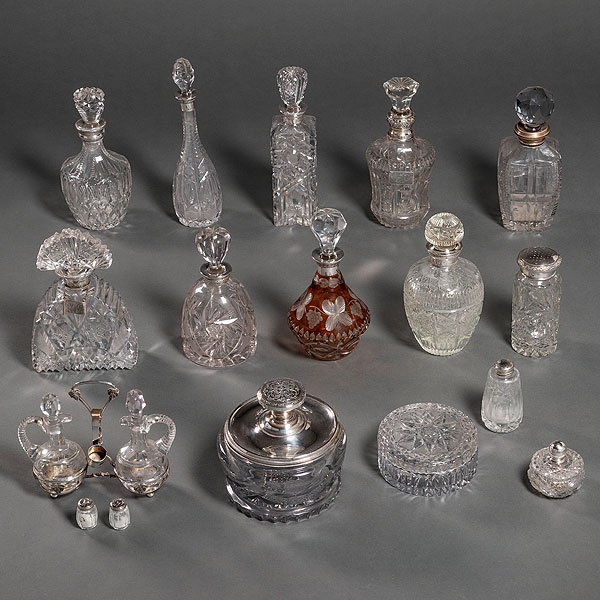 Conjunto de 9 licoreras en cristal y plata española