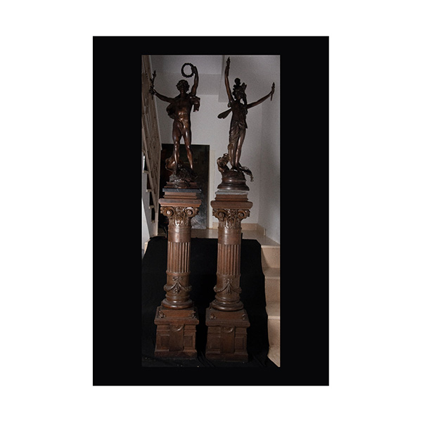 Pareja de Grandes Esculturas en bronce patinado representando &quot;El Triunfo&quot;, Louis Moreau (1855-1919), escuela francesa de finales del siglo XIX.