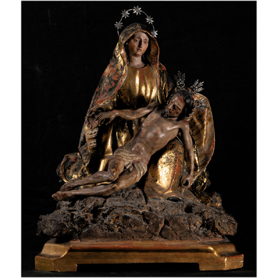 Excepcional Piedad representando a María con Cristo en brazos, Guatemala, trabajo colonial Novohisopano de principios del siglo XVIII.