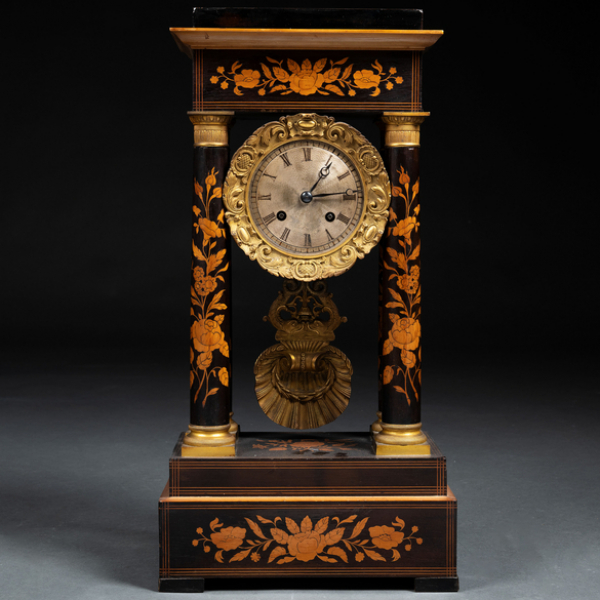 Reloj de sobremesa en forma de pórtico época Napoleón III. Trabajo Francés, Siglo XIX