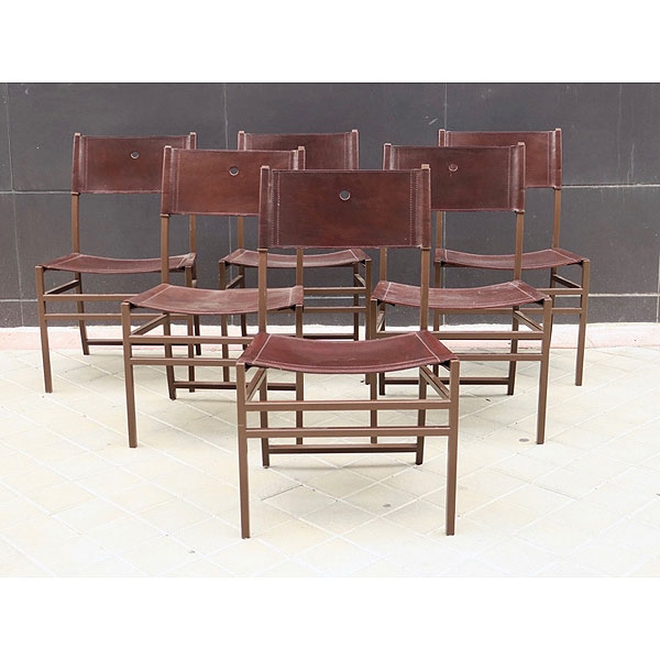 Seis sillas de hierro y cuero marrón modelo "Infantes" Casa & Jardín