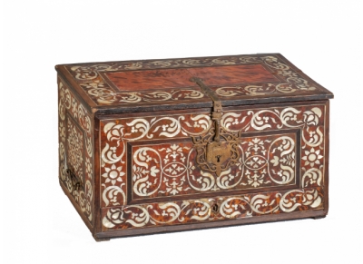 Caja mexicana en madera de cedro y caoba S. XVIII