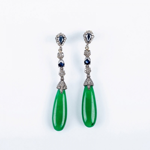 Pendientes largos con jade verde