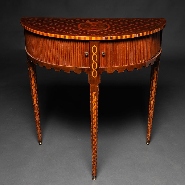 Mueble rinconera Neoclásico de doble persiana cilíndrica en madera de caoba y limoncillo con marquetería, Siglo XVIII