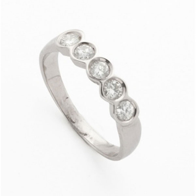 Cinquillo en oro blanco con diamantes talla brillante con un peso total de 0,48 cts. aprox.
