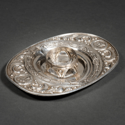 Mancerina antigua en plata española y punzonada.