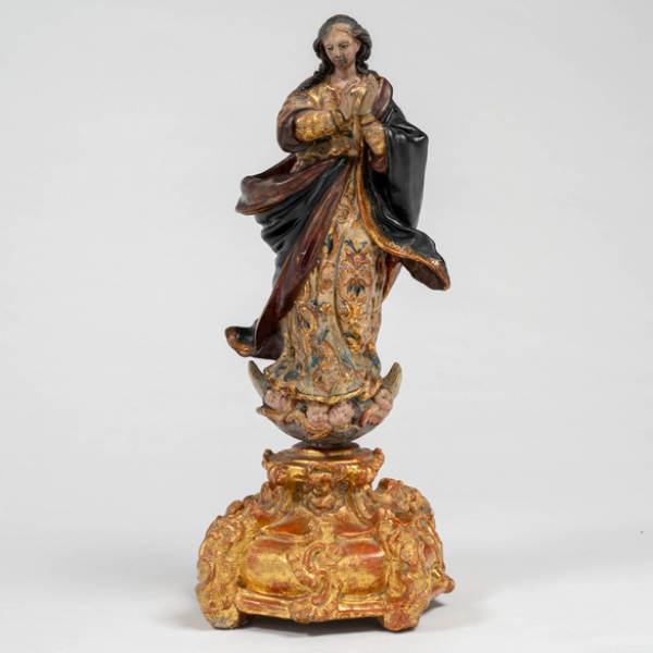 "Virgen Inmaculada" Escultura de bulto redondo en terracota policromada. Trabajo español del siglo XVIII. 