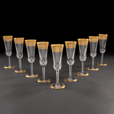 Conjunto de nueve copas de champagne en crsital francés de &quot;Saint Louis&quot; Thistle gold del siglo XX