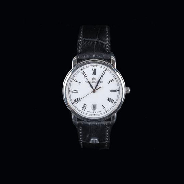 Reloj de pulsera para caballero marca MAURICE LACROIX, realizado en acero. Movimiento de cuarzo en estado de marcha.