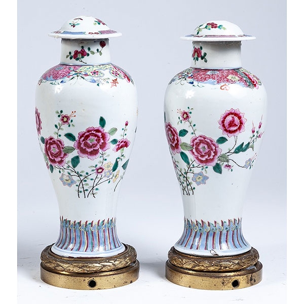 Pareja lámparas tibores chinos "Familia rosa"