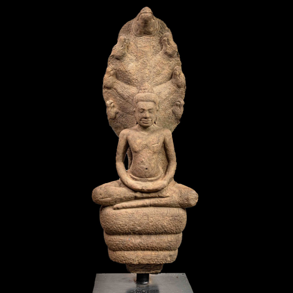 Monumental Buda Mucilinda Vishnu Camboya. Jemer. Yacimiento de Bayon. Siglo XIII.