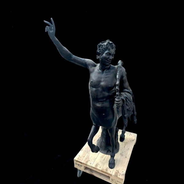 Escuela francesa del siglo XX - Joven Centauro, Firmado: "GIBARDIEU".   Bronce patinado a la cera perdida.