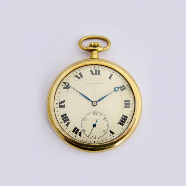 Reloj lepine suizo, LONGINES, en sólida caja de oro rosa 43 mm, de tapa trasera lisa y tapa guardapolvos con las medallas de la firma en oro bicolor.