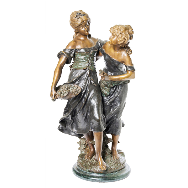Después de Auguste Moreau (Dijon, Francia, 1834-1917) Pareja de jóvenes con cesto de frutas. Escultura en bronce patinado sobre peana en mármol verde.