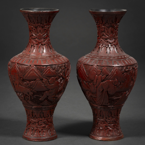 Pareja de jarrones chinos en laca color rojo cinabrio del siglo XIX-XX