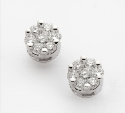 Pendientes en oro blanco con diamante talla brillante central y 6 alrededor con un peso total de 0,85 cts. aprox.