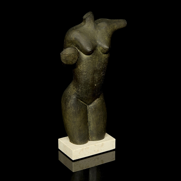 Belén (s.XX), "Desnudo femenino", 2000.    Figura de bronce patinado, con base de mármol.