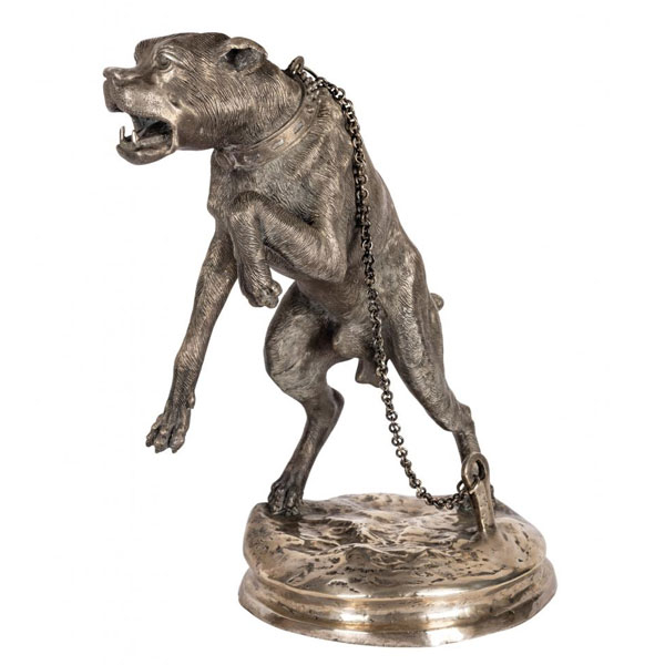 Gran perro realizado en plata punzonada. Segun la obra de Charles Valton S. XX.
