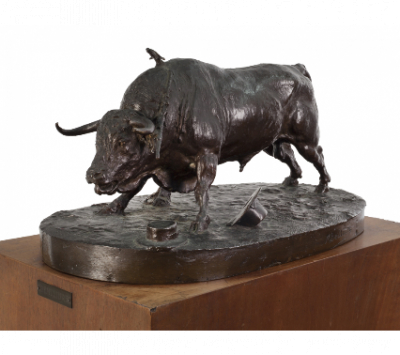 Mariano Benlliure Gil (1862 - 1947). Toro con estocada. Escultura en bronce años treinta.