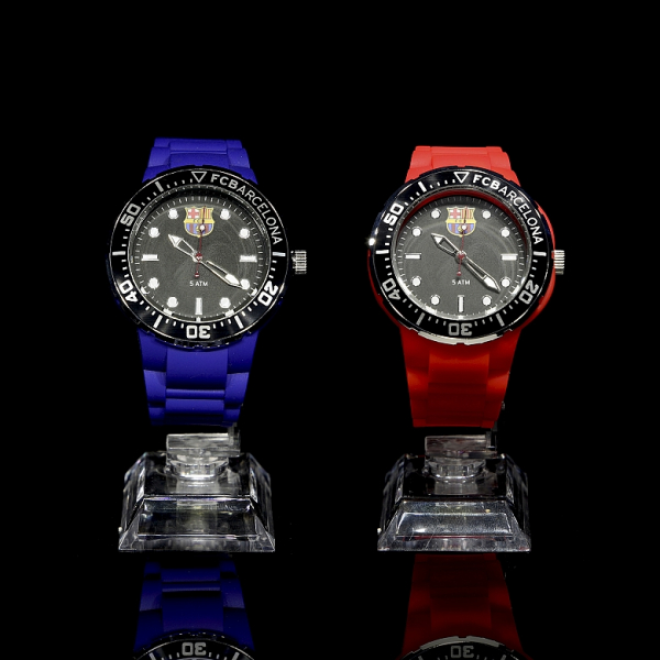 Reloj Radiant F.c.Barcelona &ldquo;Central Collection Negro&rdquo;, con dos correas de silicona intercambiables (azul y roja). Nuevo sin usar.