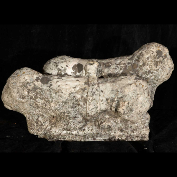 Escultura de mármol blanco de cuerpos de leones posiblemente origen italiano, siglo XV al siglo XVI.