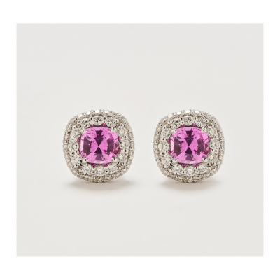 Pendientes en oro blanco con zafiros rosa talla cojín y dos orlas de pavé de diamantes talla brillante. Peso diamantes: 1 ct. aprox