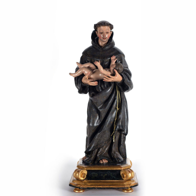 San Francisco de Paula con el niño Jesús, escuela Napolitana o Romana del siglo XVII.   Importante talla en madera policromada. Con peana.