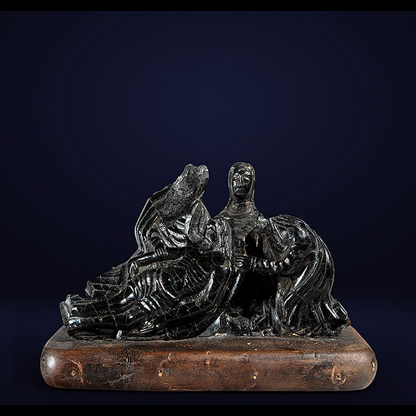 Escuela Gallega del siglo XV - Piedad labrada en azabache.