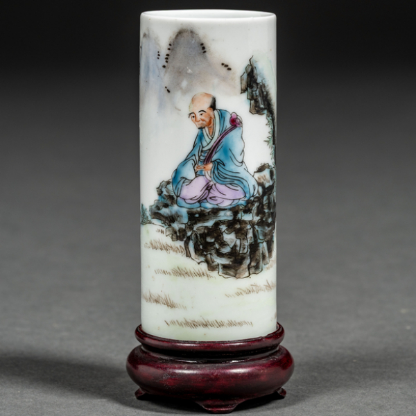Bote de pinceles en porcelana china del siglo XX.