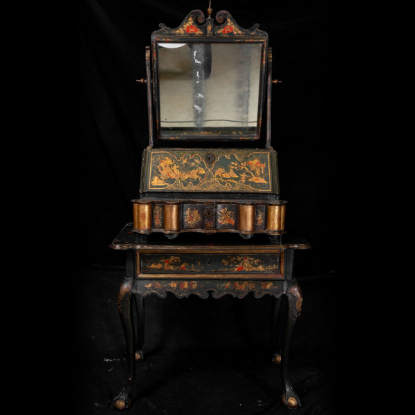 Excepcional Mueble Secreter "Abattant" Chino Para el Mercado Inglés en madera lacada, siglo XVIII. 