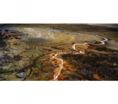 EDWARD BURTYNSKY (St. Catharines, Canadá, 1955)  Nickel Tailings #1, Sudbury, Ontario 1995.   Fotografía color. 