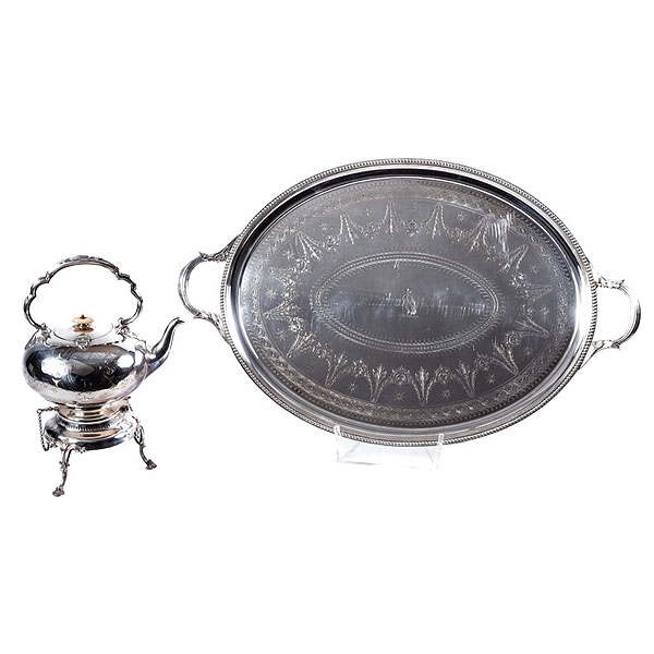 Samovar de metal plateado y bandeja de Birmingham y de Elkington & Co.