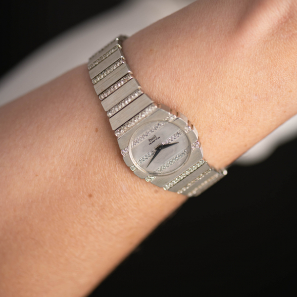 Piaget, Reloj modelo Polo en oro blanco de 18kt con brillantes.