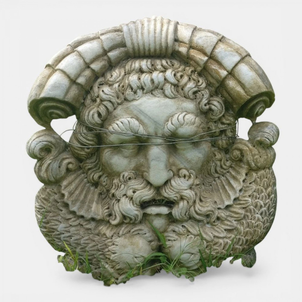 Gran Mascarón con cabeza de Neptuno en mármol, Italia, probablemente siglo XIX.