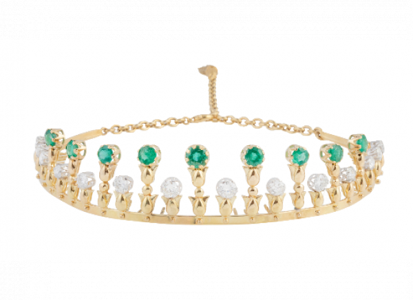 Diadema de brillantes y esmeralda de tamaño creciente hacia el centro en oro amarillo de 18K.