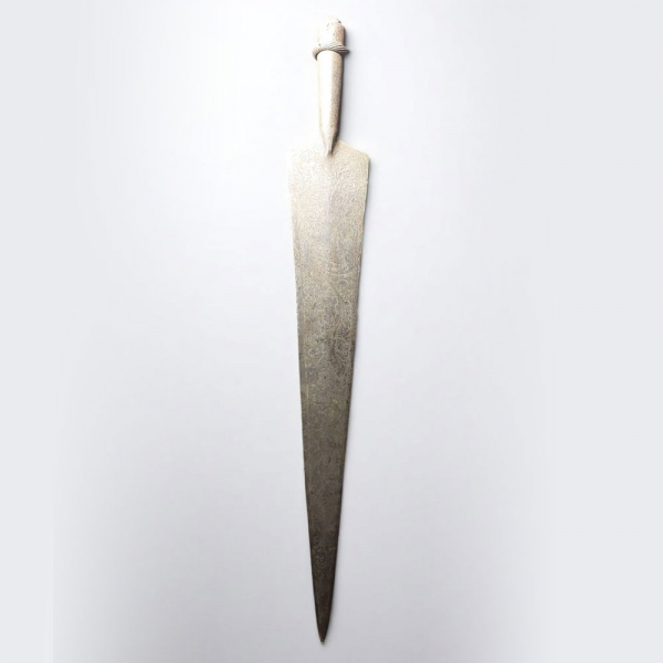 Gran lanza alemana tardo medieval de Caballer&iacute;a Renacentista tipo "Partesana" siglos XV-XVI.   En acero grabado