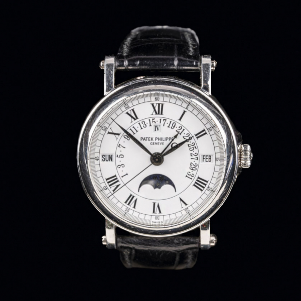 Reloj Patek Philippe Perpetual Calendar 5059P-001 Gran Complicación, para caballero realizado en platino. Movimiento automático en estado de marcha.
