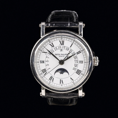 Reloj Patek Philippe Perpetual Calendar 5059P-001 Gran Complicación, para caballero realizado en platino. Movimiento automático en estado de marcha.