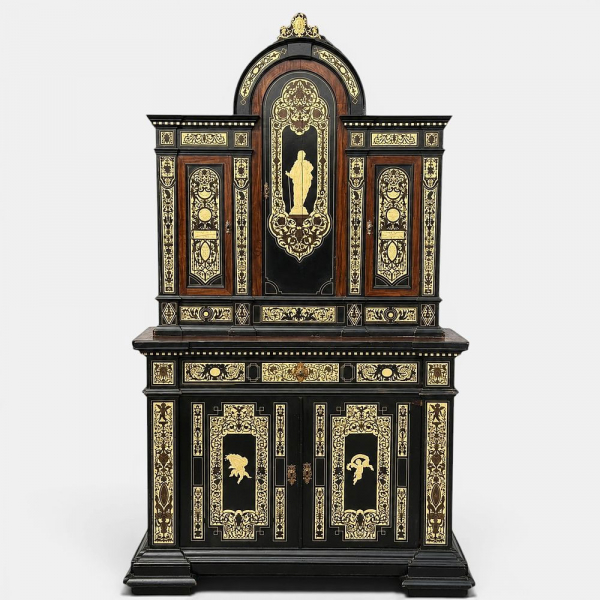 Gabinete de dos cuerpos con marqueter&iacute;a de hueso, atribuido a Ferdinando Pogliani. Escuela italiana. Siglo XIX.