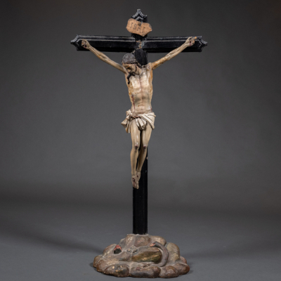 &quot;Cristo Crucificado&quot; Escultura en madera tallada y policromada. Finales del siglo XVIII