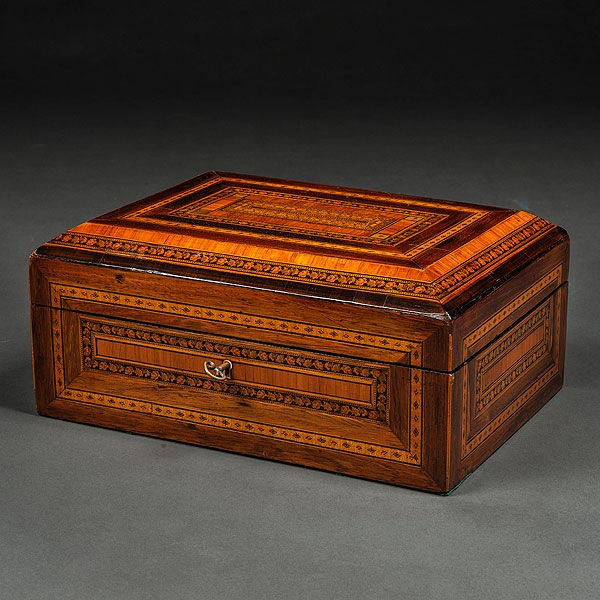 Cajita Joyero en madera de palosanto y limoncillo. Siglo XIX 