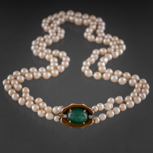 Collar de perlas cultivadas con cierre en oro amarillo de 18 kt.